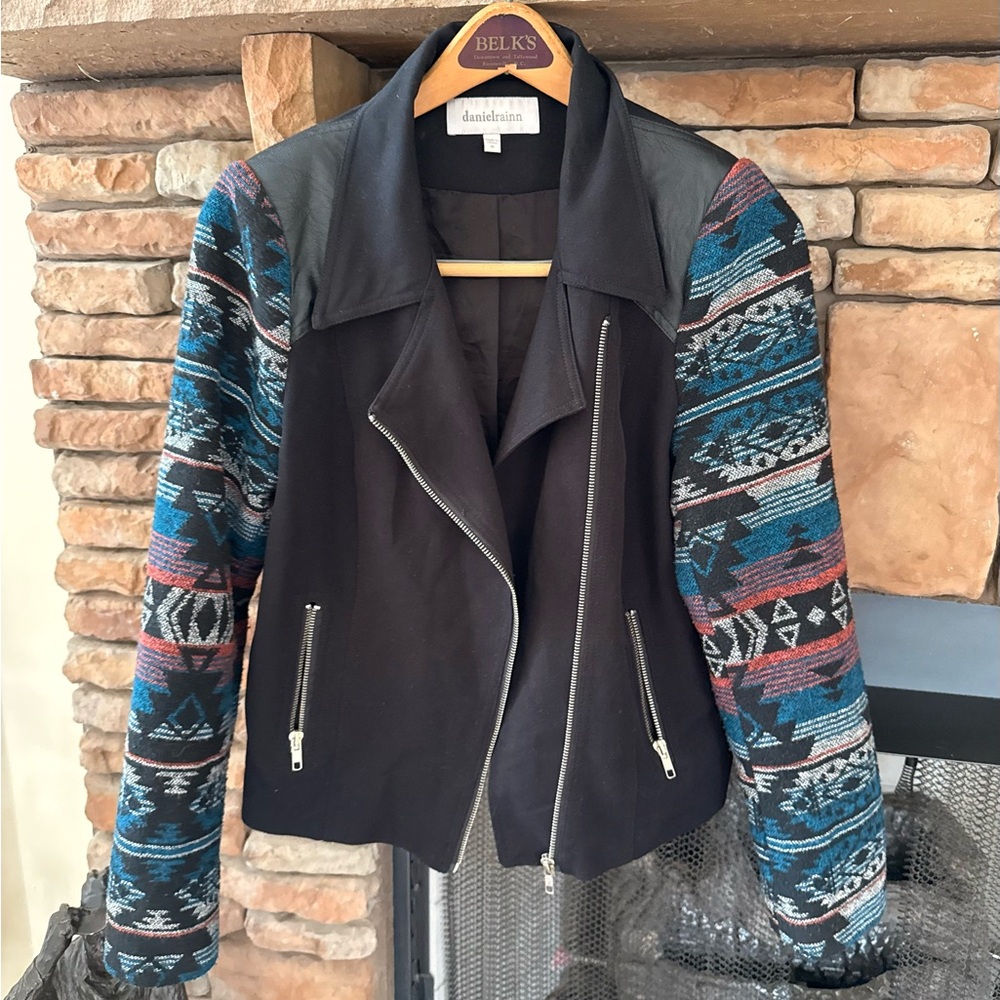 Vintage Daniel Rainn Women’s Jacket with Aztec Sleeves Boho Western Lightweight